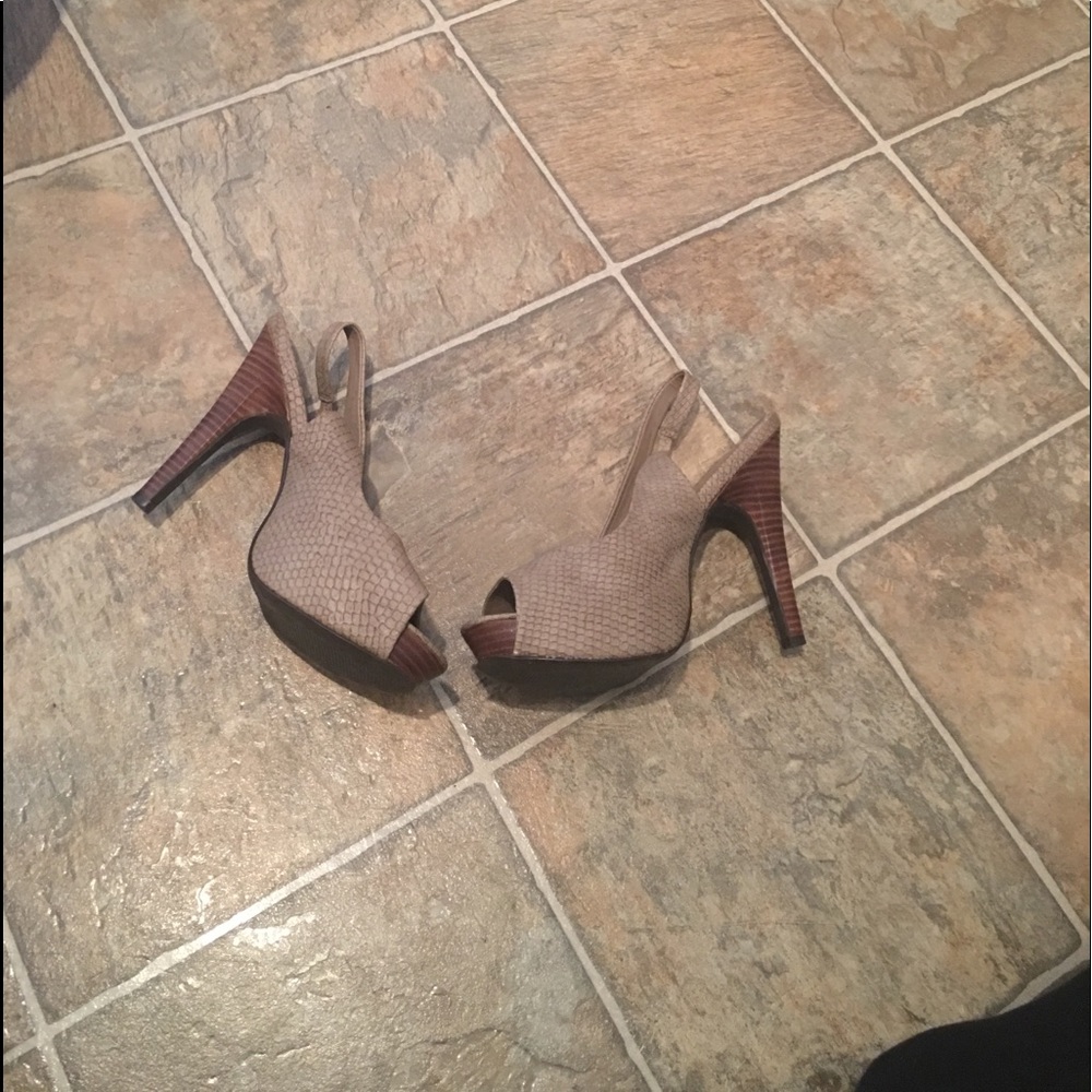 Jessica Simpson heels w/ ankle strap